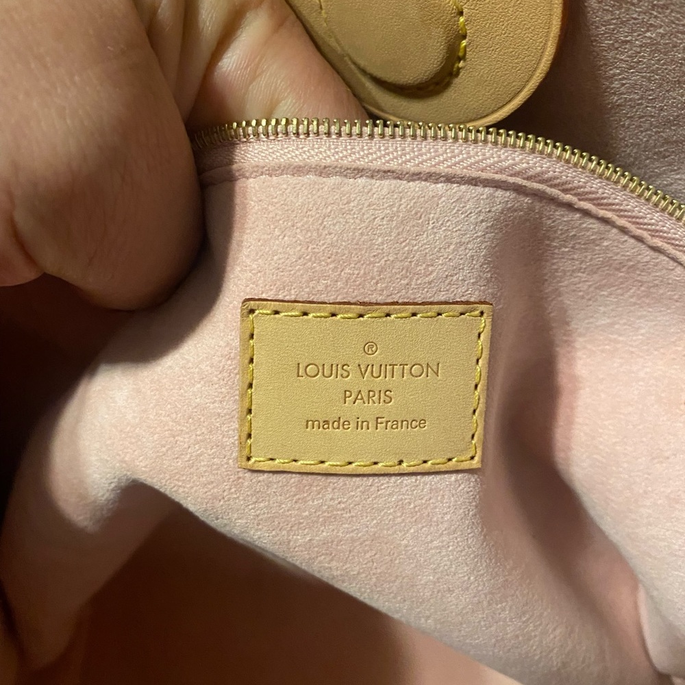 LV bag - Picture 2 of 7